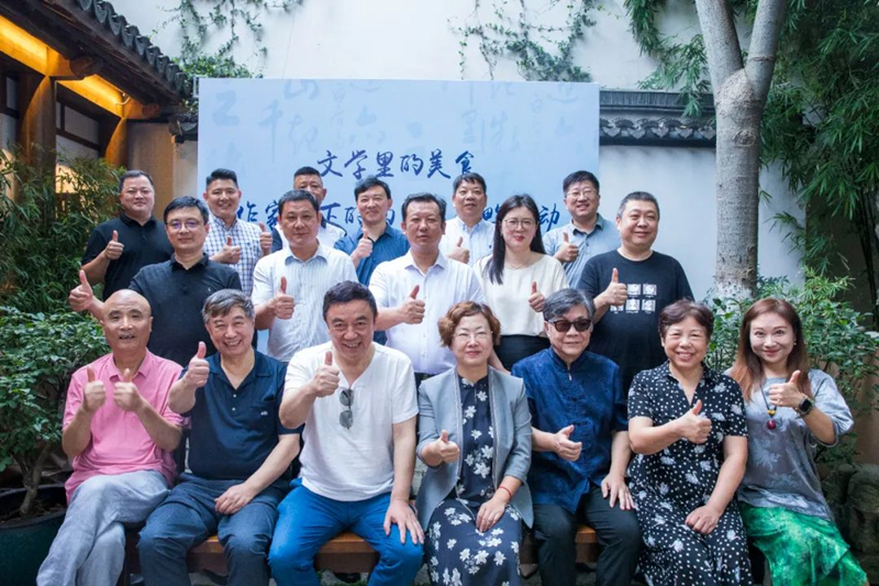 作家筆下的南京鹽水鴨開寫，桂花鴨應邀出席