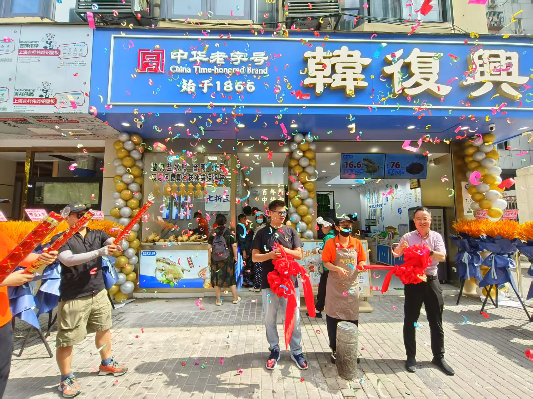 漢中門韓復(fù)興換新顏  老街坊點贊“買著舒心”